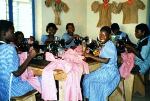 Contract gekregen voor het maken van  schooluniformen